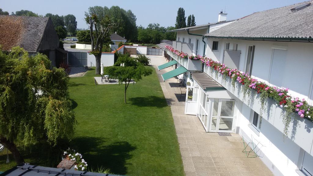 Pension Joseph Haydn Podersdorf am See Exterior photo