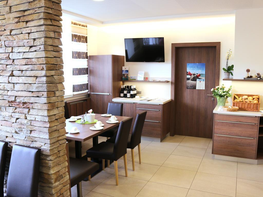 Pension Joseph Haydn Podersdorf am See Room photo
