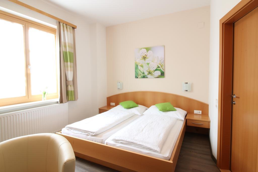 Pension Joseph Haydn Podersdorf am See Exterior photo