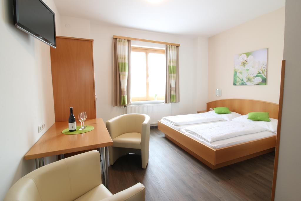 Pension Joseph Haydn Podersdorf am See Exterior photo