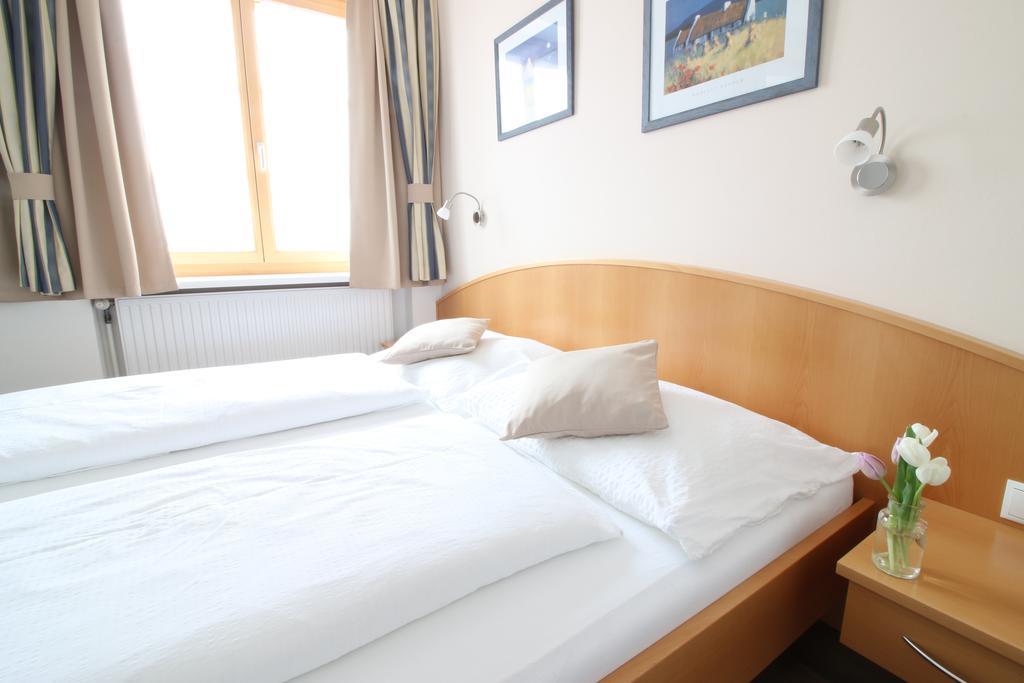 Pension Joseph Haydn Podersdorf am See Exterior photo