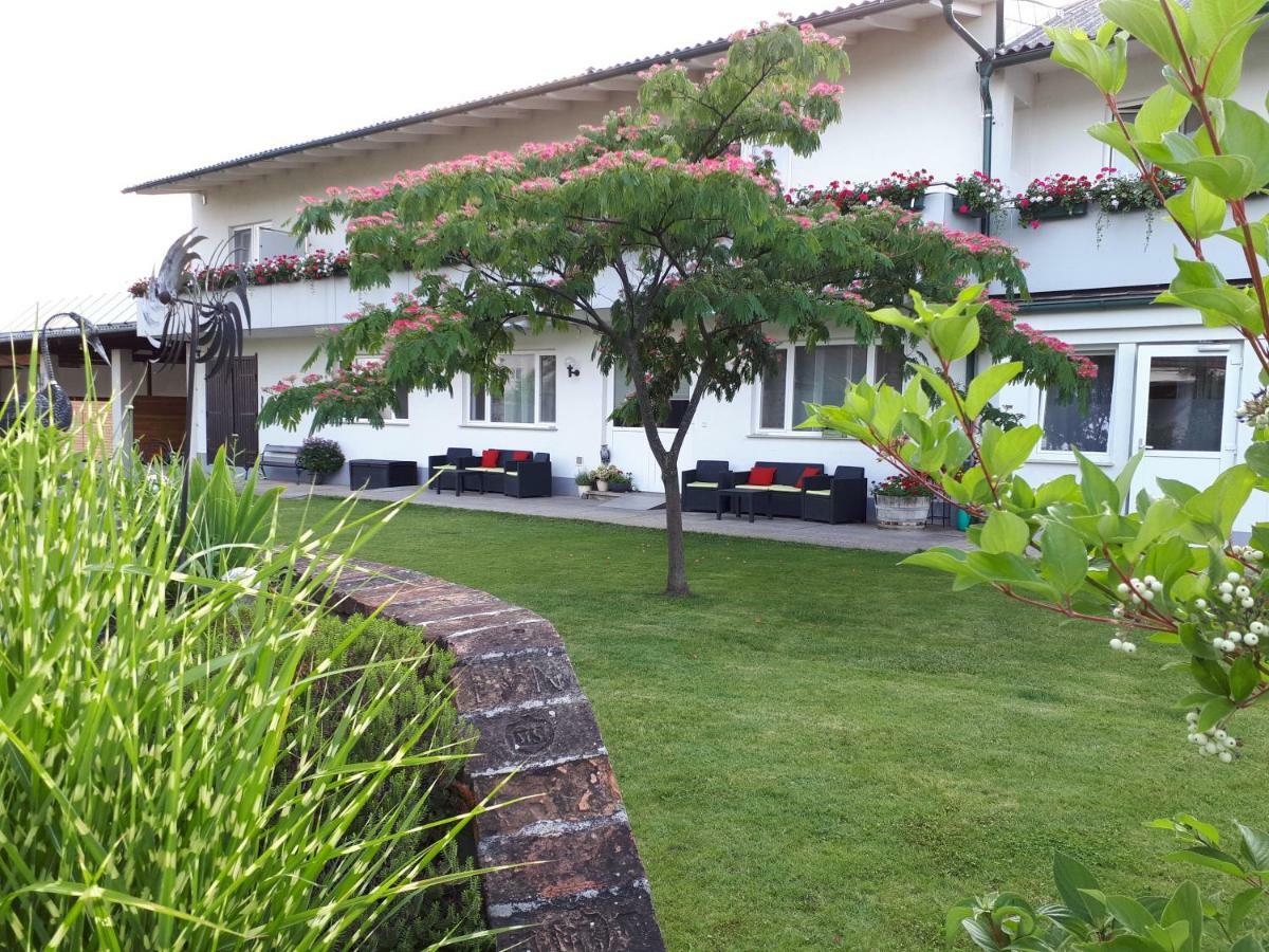 Pension Joseph Haydn Podersdorf am See Exterior photo